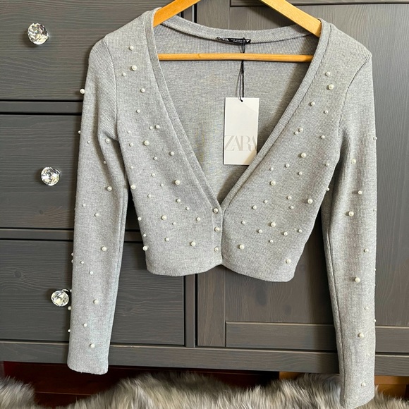 SOLD🤍🤍zara - Beautiful Pearl top / long sleeve - Picture 2 of 5